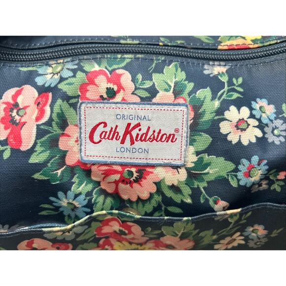 Cath Kidston Crossbody Bag NAVY BLUE Floral Matt Oil Cloth - Picture 6 of 16